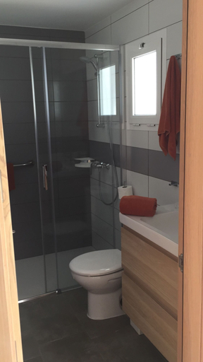 Bathroom 4, Los Leones Bungalows, Las Palmas