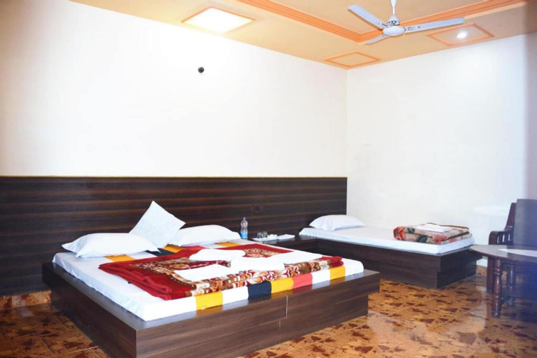Bedroom 2, Hotel Goverdhan Tourist Complex, Agra