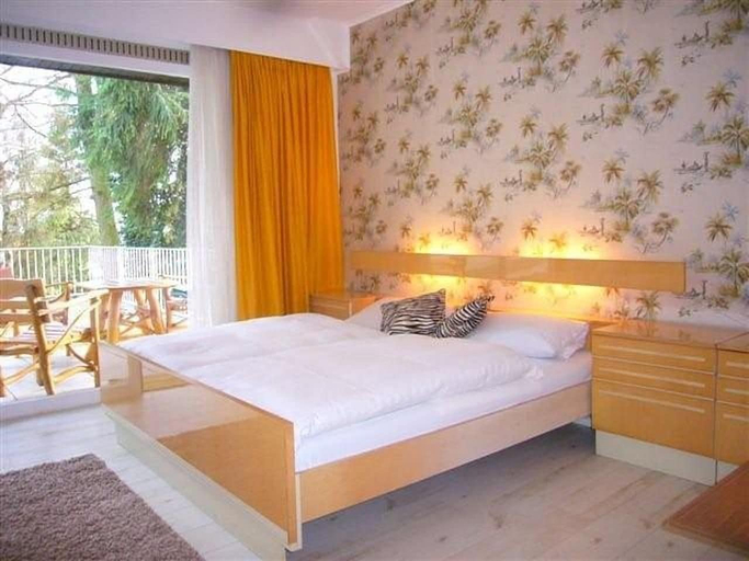 Bedroom 3, Parkhotel 1970, Odenwaldkreis