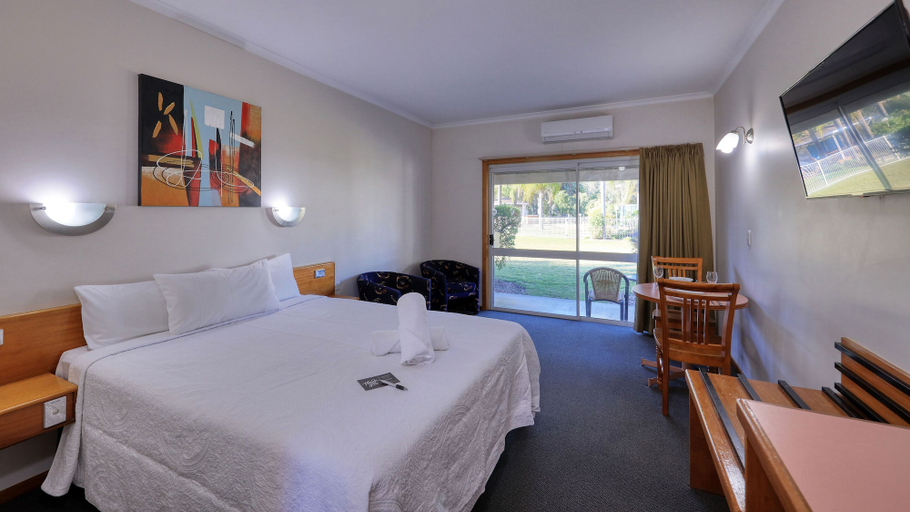 Bedroom 4, Chinchilla Great Western Motor Inn, Chinchilla