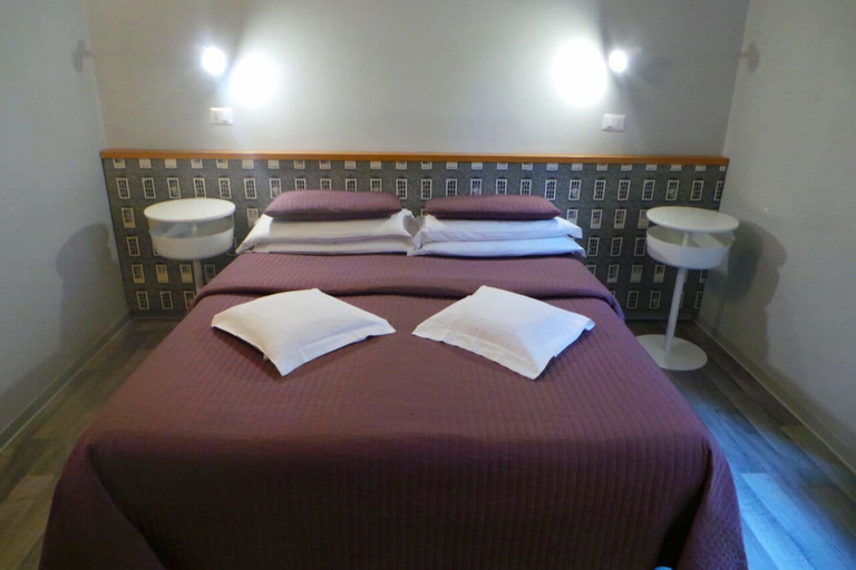 Bedroom 4, Castelfidardo, Roma
