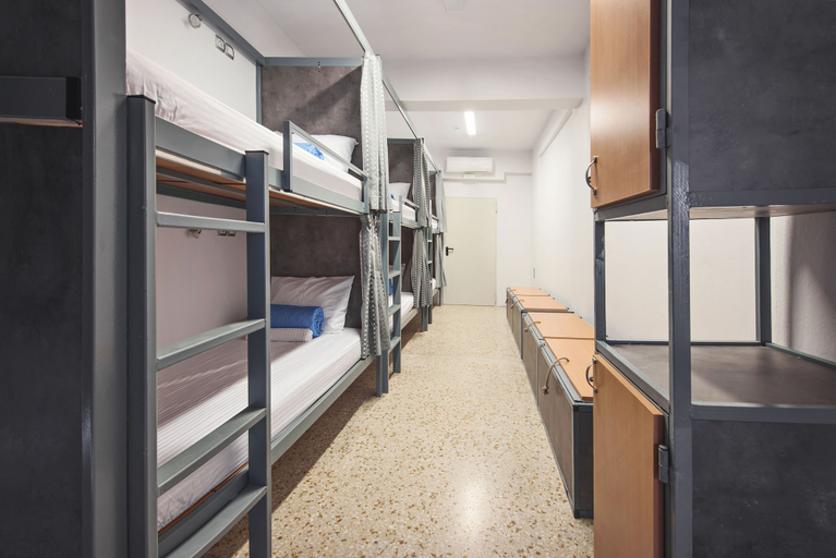 Bedroom 3, Bedbox Hostel, Attica