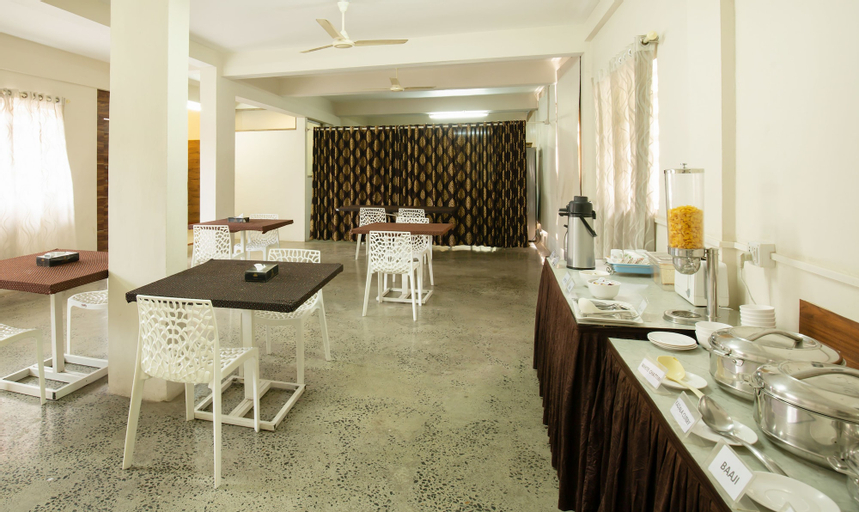 Food & Drinks 5, Treebo The Qasr, Ernakulam