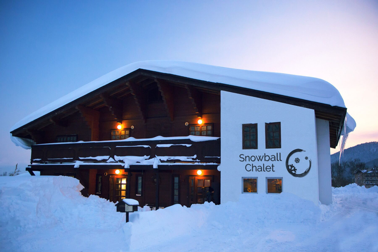 Snowball Chalet at Madarao Mountain, Myōkō