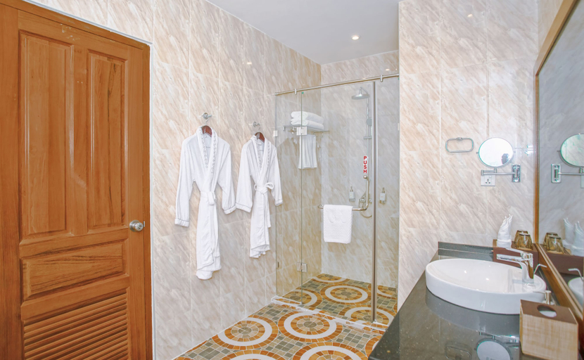 Bathroom 3, Sunset Palace View Suites, Mandalay
