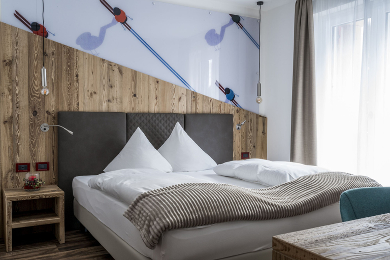 Bedroom 4, Astoria, Trento