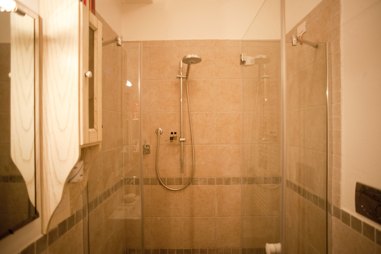Bathroom 5, La Cianella, Grosseto