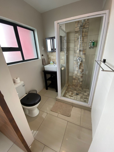 Bathroom 3, Haus Holzapfel, Central Karoo
