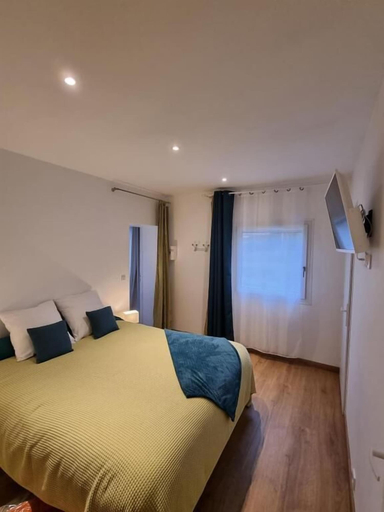 Bedroom 5, Les Tables Aux Vaches, Hérault