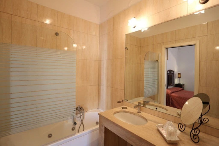 Bathroom 4, Bovio Suite, Napoli