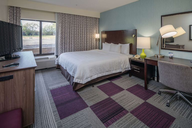 Bedroom 4, Hampton Inn Livermore, Alameda