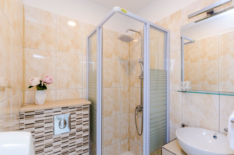 Bathroom 4, Villa Babilon, Pojezerje