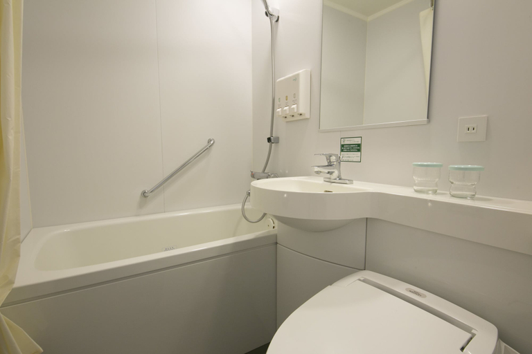 Bathroom 5, Shin Osaka Washington Hotel Plaza, Osaka