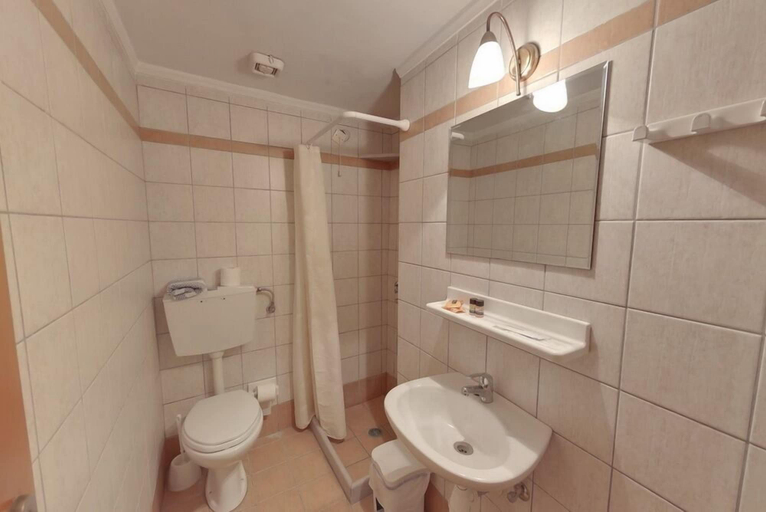 Bathroom 5, Marirena, Crete