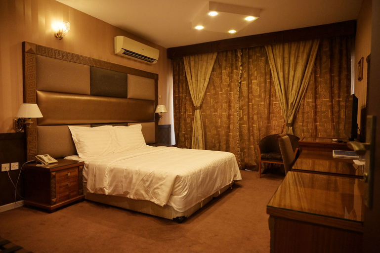 Bedroom 4, ABJAD CROWN HOTEL, Dubai