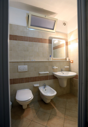 Bathroom 4, Stella sul mare, Syracuse