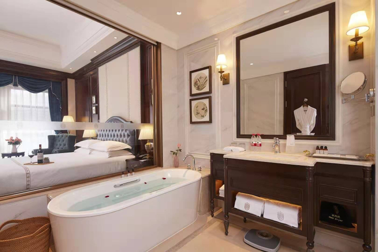 Bathroom 4, CIMC Executive Apartments, Yangzhou