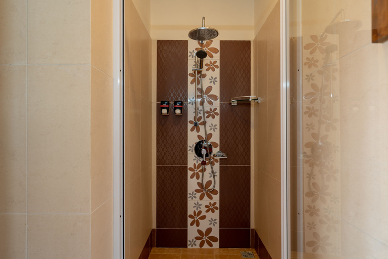 Bathroom 3, Glacis Heights Villa