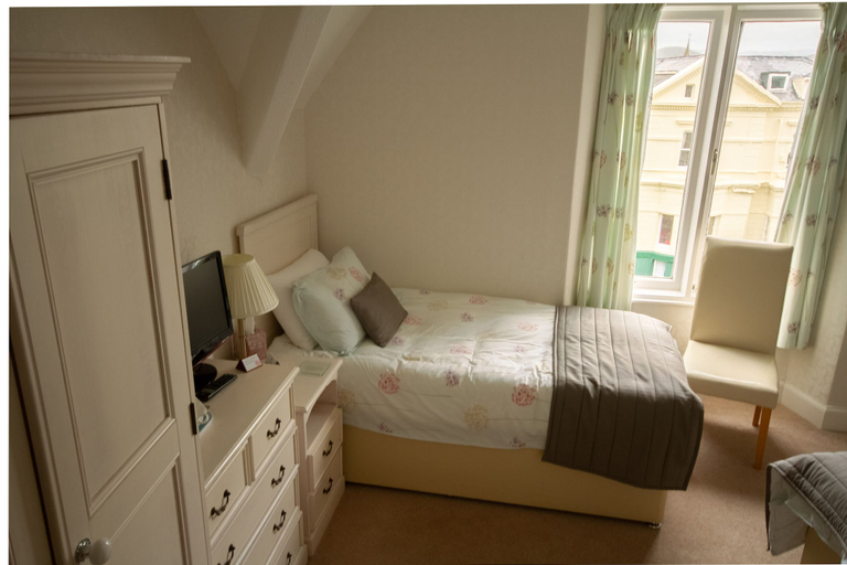 Bedroom 2, Holcombe House, Conwy