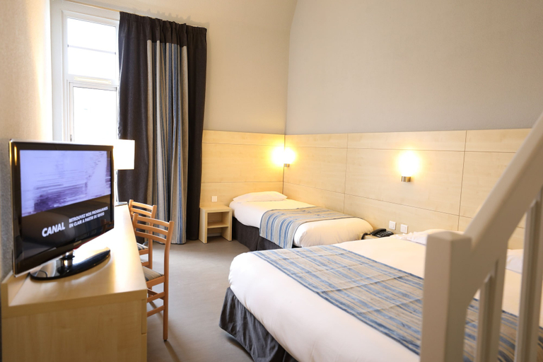 Bedroom 3, Hôtel ALBA, Hautes-Pyrénées