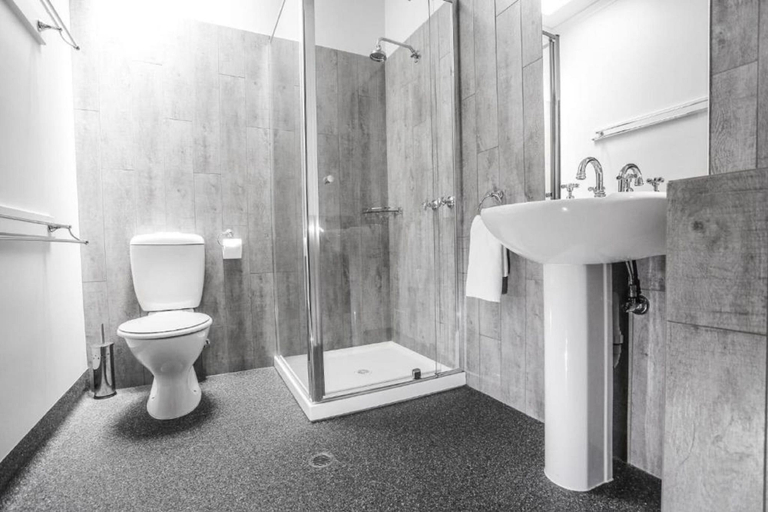 Bathroom 3, Sovereign Hill Hotel, Ballarat - Central