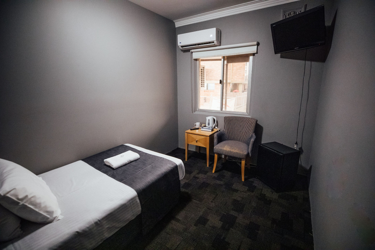 Bedroom 3, Shortland Budget Accommodation, Newcastle - Outer West