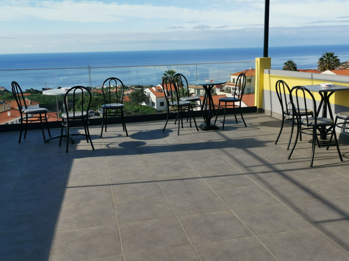 Food & Drinks, Apartments with Pool in Funchal, Funchal