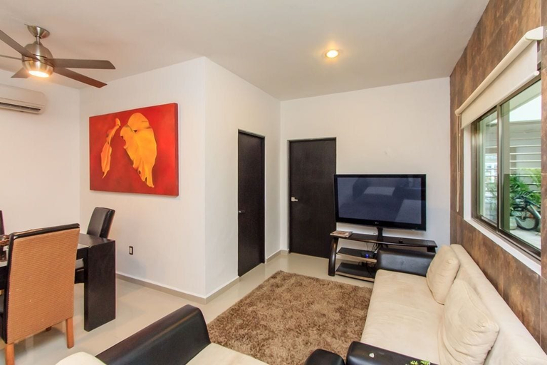 Others 5, Da Vinci 102 by Praia, Cozumel