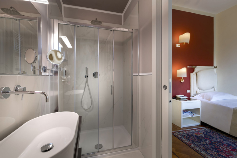 Bathroom 5, Grand Hotel Tettuccio, Pistoia