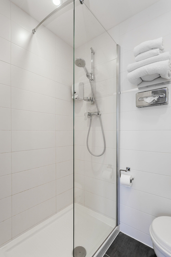 Bathroom 4, Porte de Versailles Hotel, Paris