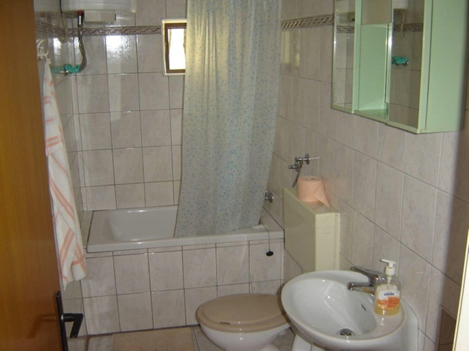 Bathroom 3, Apartment Grgorinic, Pula