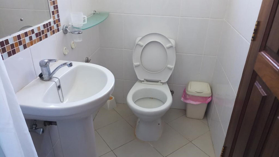 Bathroom 4, Tower House Apartment, Kilifi South