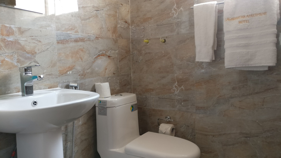 Bathroom 4, Sagarmatha Apartment Bed & Breakfast, Bagmati