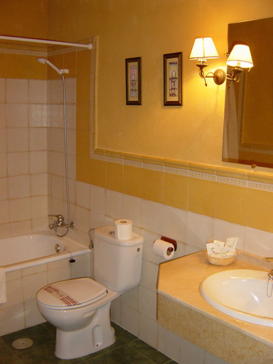 Bathroom 5, Hotel Leonor de Aquitania, Cuenca