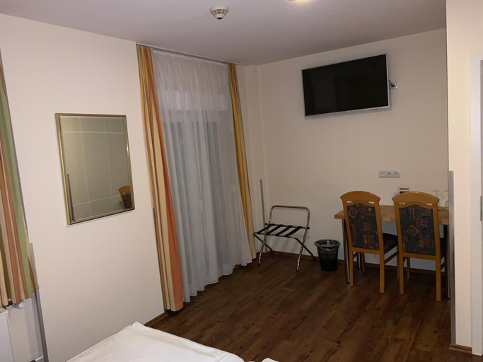 Bedroom 3, Hotel National, Koblenz