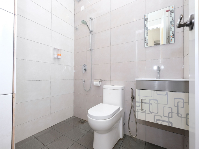 Bathroom 4, OYO 43935 Mancalin Hotel, Kuantan