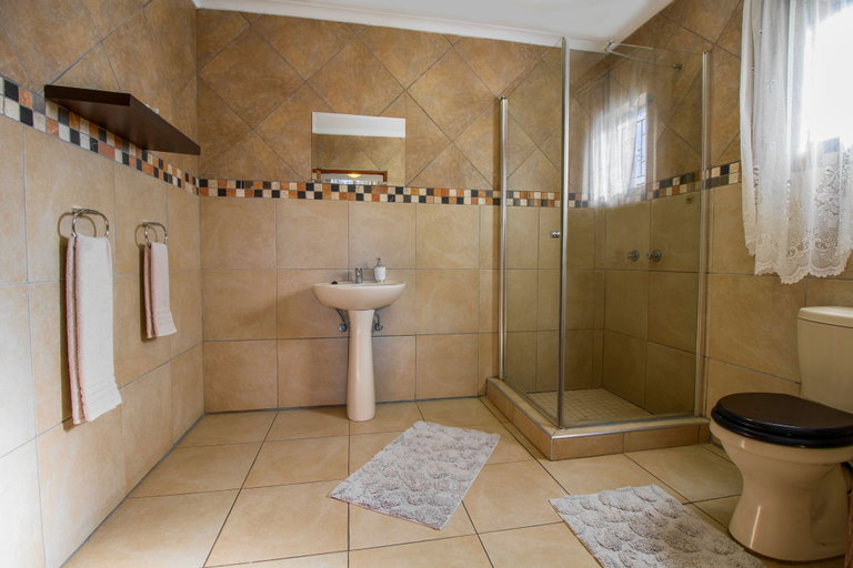 Bathroom 3, Eden Self Catering Chalets, Windhoek Rural