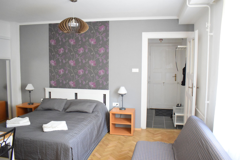 Bedroom 2, Diamond Astoria 5 sun-lit apartment, Budapesti