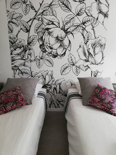 Bedroom 5, Les Perluètes, Lot