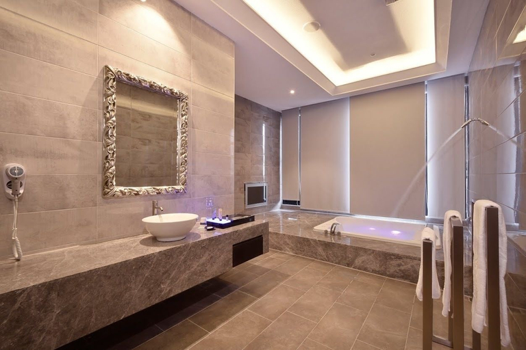 Bathroom 4, Uher Luxury Resort & Hotel, Taichung