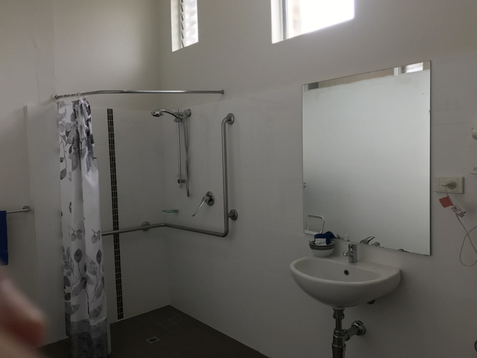 Bathroom 3, Coffs Shearwater Motel, Coffs Harbour - Pt A