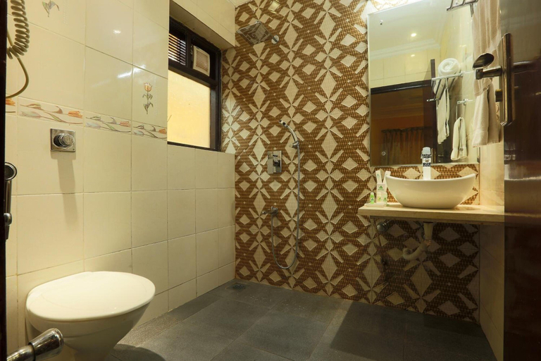 Bathroom 5, De Alturas Resort, North Goa