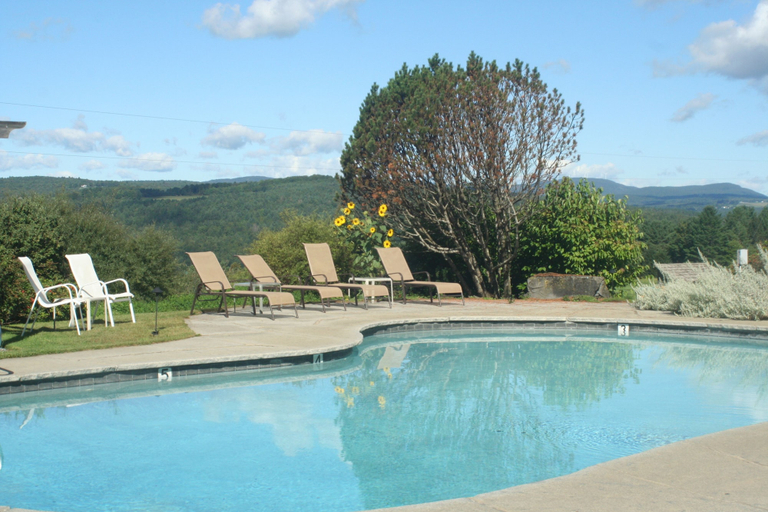 Sport & Beauty 5, The Wildflower Inn, Caledonia