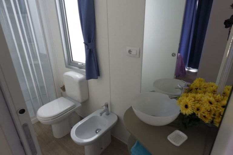 Bathroom 3, Piani di Clodia, Verona