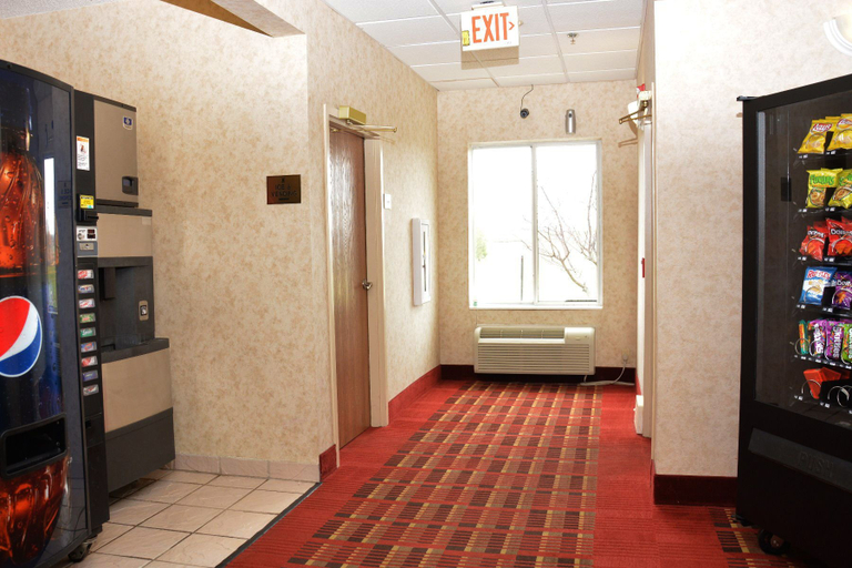 Others 5, Super 8 by Wyndham Corydon, Harrison