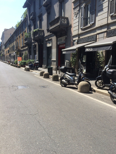 Exterior detail 3, Corso Como – RentClass Bianca, Milano