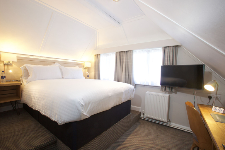 Bedroom 2, Fisherman's Cot, Tiverton by Marston's Inns, Devon