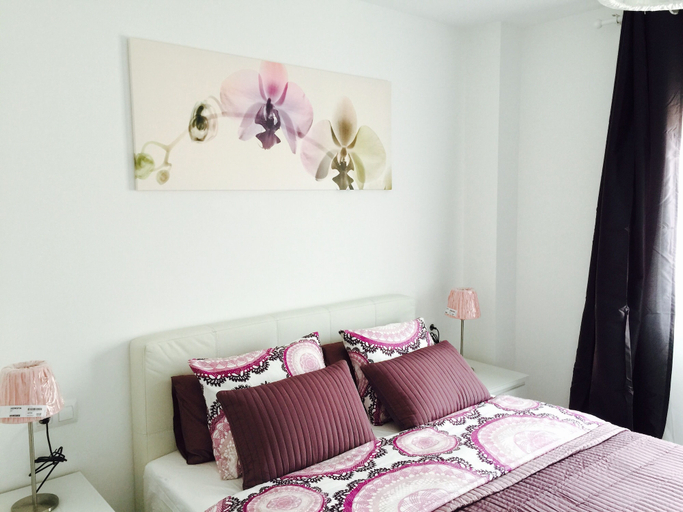 Bedroom 2, Casa Inmobahia - Gran Reserva 14, Girona