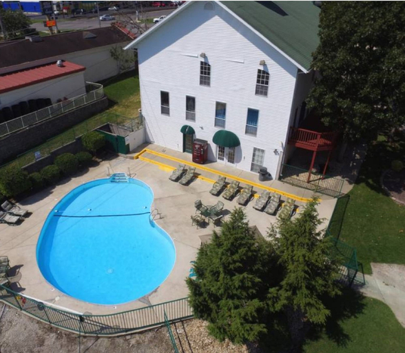 Sport & Beauty, Presley's Penthouse 2BR Branson Resort Condo, Taney