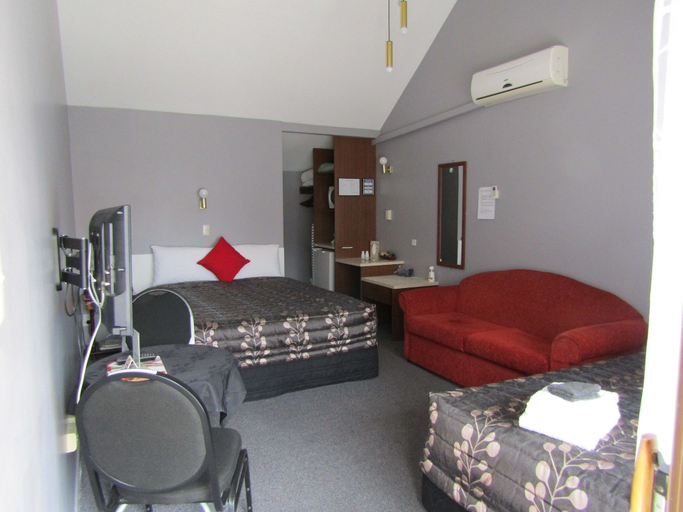 Bedroom 4, Gateway Motor Lodge, Tararua